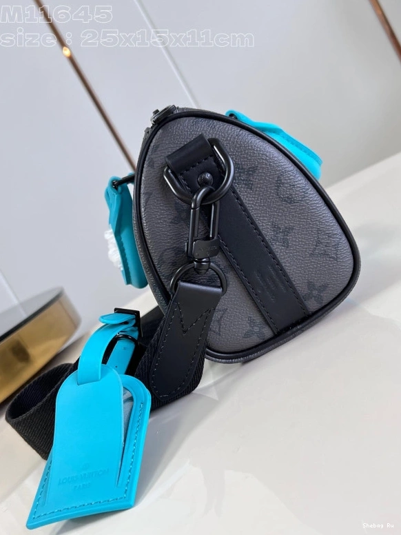 25 VUITTON KEEPALL BANDOULIÈRE LOUIS 0823